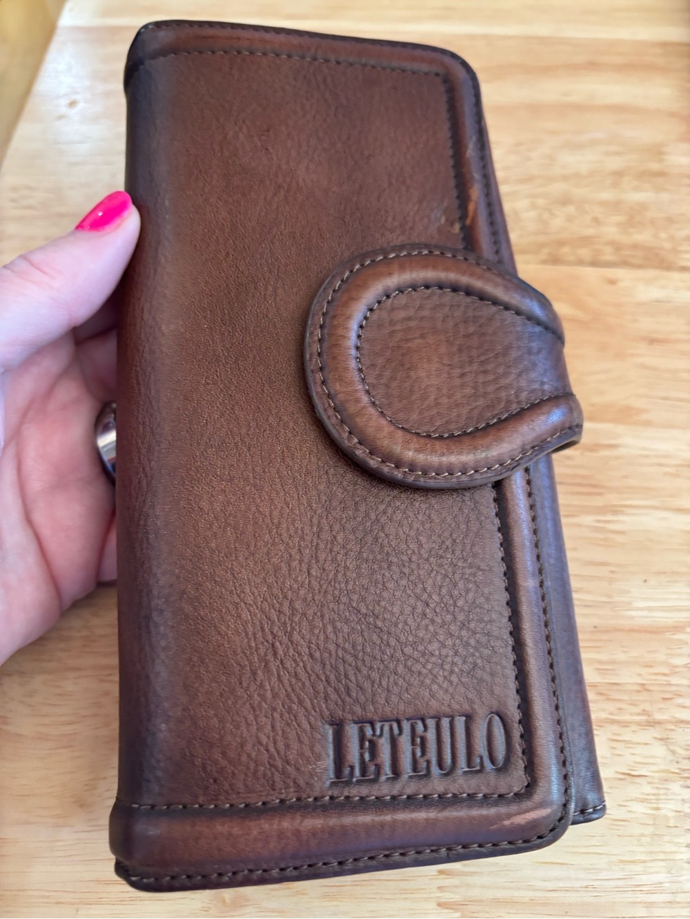 Leteulo Brown Leather Women's Wallet - Snap Closure-new